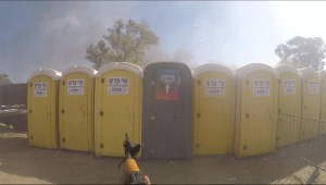 Video muestra cómo Hamas dispara a baños portátiles en festival Supernova