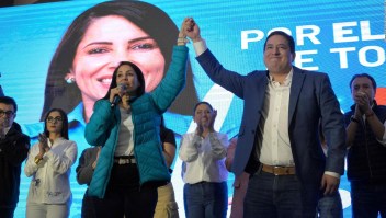 Luisa González felicita al candidato electo Daniel Noboa