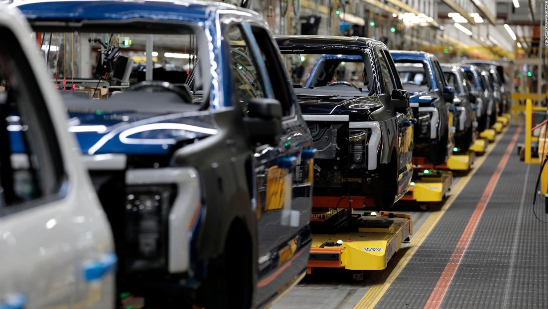 Ford despide empleados que fabrican camioneta eléctrica