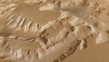 Mira el impresionante "Laberinto de la Noche" en Marte