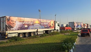Los camiones con ayuda humanitaria para Gaza siguen varados en Egipto
