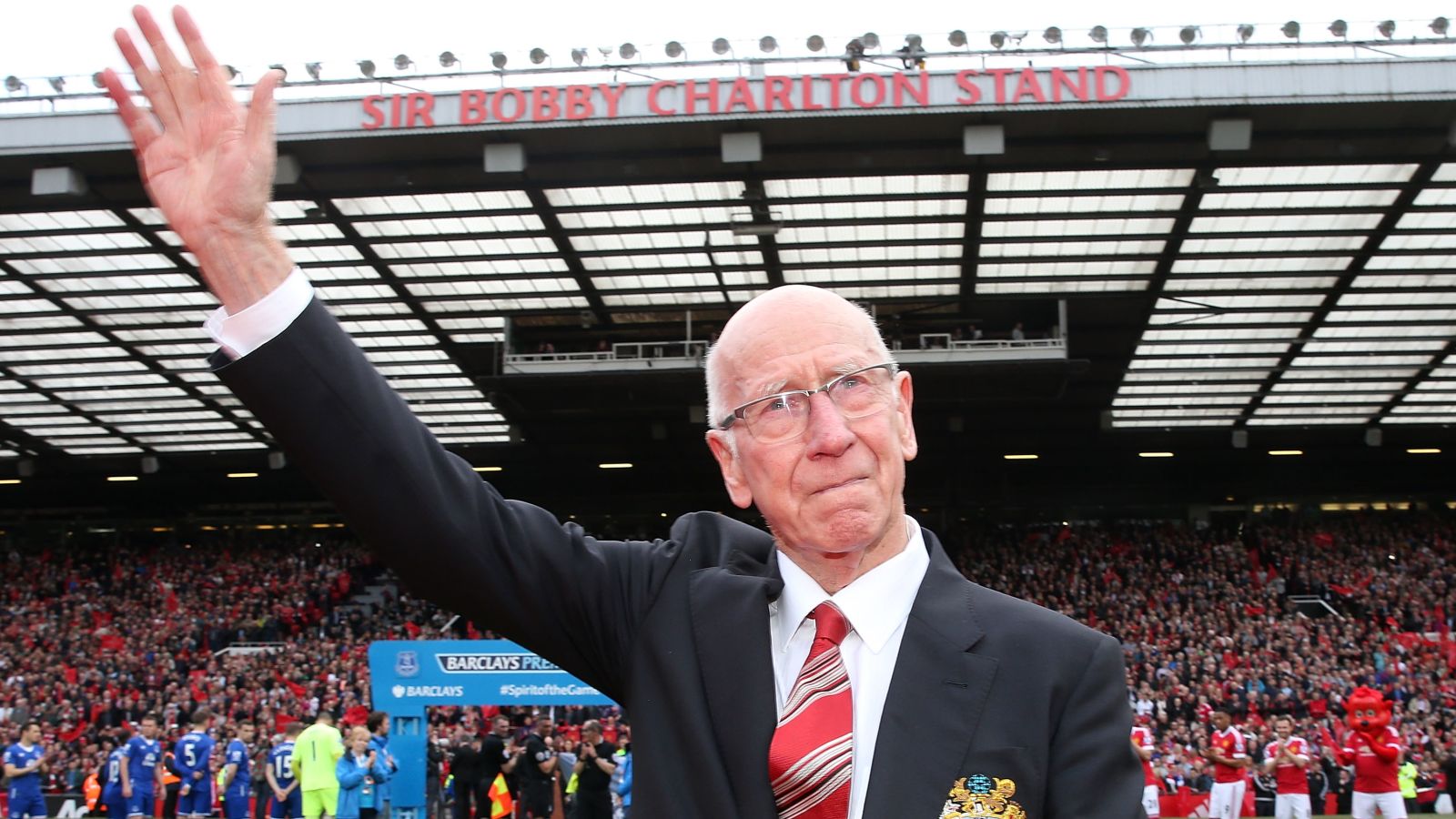 Muere A Los 86 Años Bobby Charlton, Estrella Del Manchester United Y ...