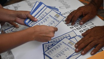 Venezolanos acudieron a las urnas para elegir al candidato de la oposición