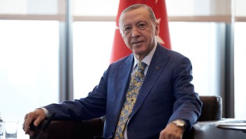 El presidente de Turquía, Recep Tayyip Erdogan, ha obstaculizado el ingreso de Suecia en la OTAN durante más de un año por diversos motivos. (Crédito: Dimitris Papamitsos/AP)