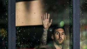 Lionel Messi desde un palco en la final de la US Open Cup. El argentino no estuvo ni siquiera en el banquillo de suplentes del Inter Miami debido a su lesión. (Foto: CHANDAN KHANNA/AFP vía Getty Images)