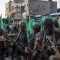 Militantes de Hamas son vistos durante un espectáculo militar en el distrito de Bani Suheila, en la ciudad de Gaza, en 2017.