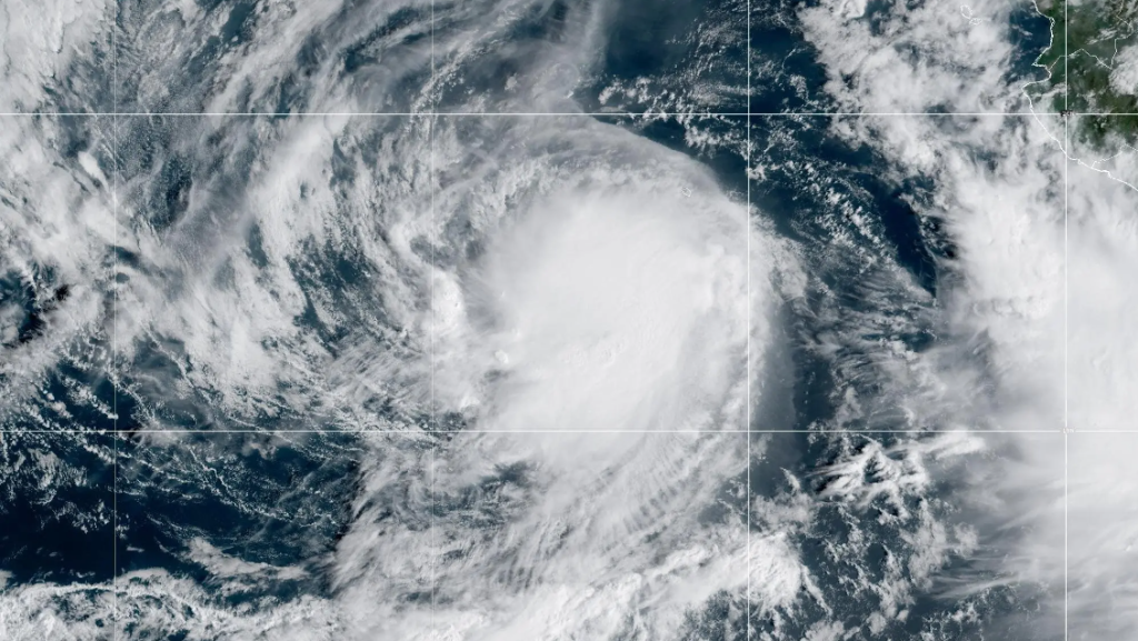 La tormenta tropical Sean se dirige a la costa oeste de MéxicoSean se encuentra a más de 700 millas (1126,54 km) al oeste-suroeste de las islas de Cabo Verde, y se mueve hacia el oeste-noroeste a 13 mph (20.921472 km/h) con vientos máximos sostenidos de 40 mph (64.3738 km/h).