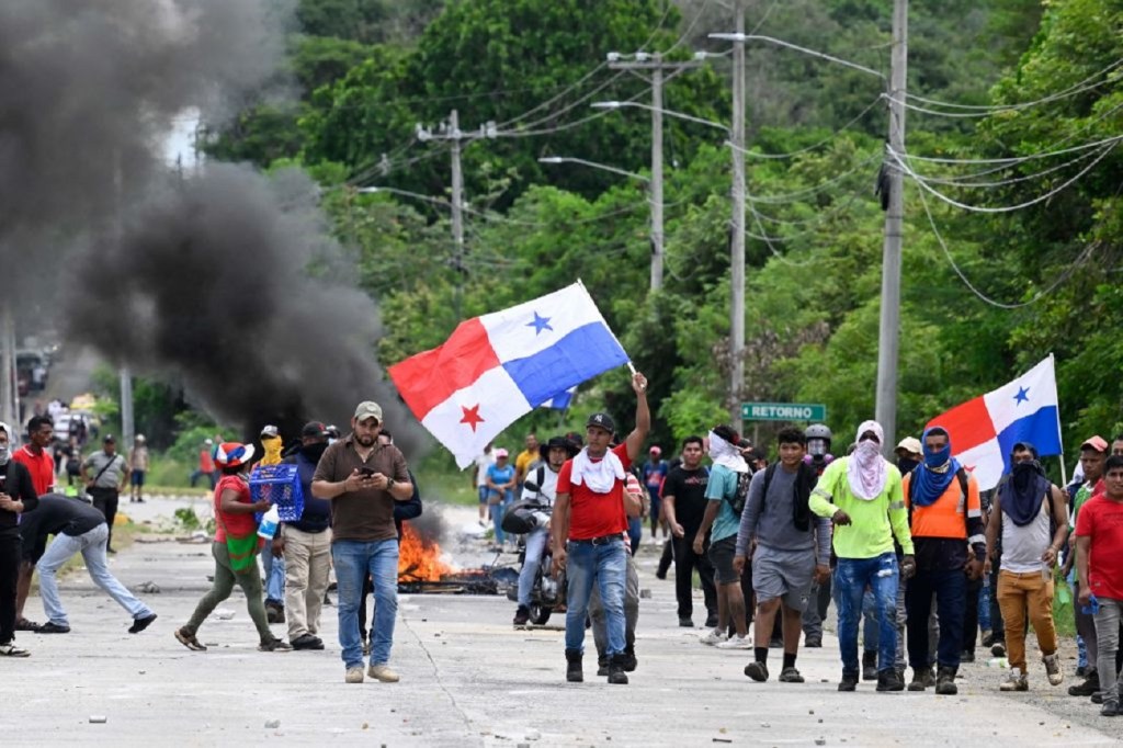 Al menos 30 personas fueron detenidas durante una manifestación contra una concesión minera en Panamá.