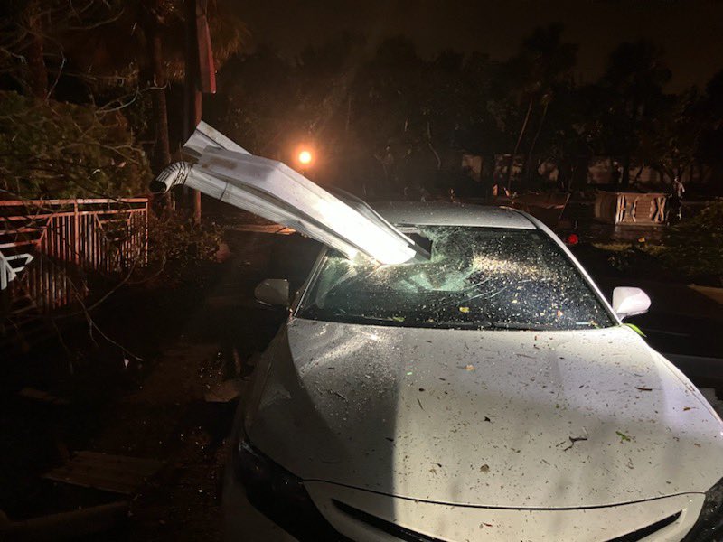 Tornados dañaron casas y automóviles en Florida