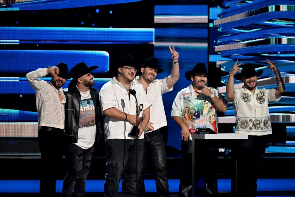 Grupo Frontera en Premios Billboard Latin Music. (Crédito: Rodrigo Varela/Getty Images)