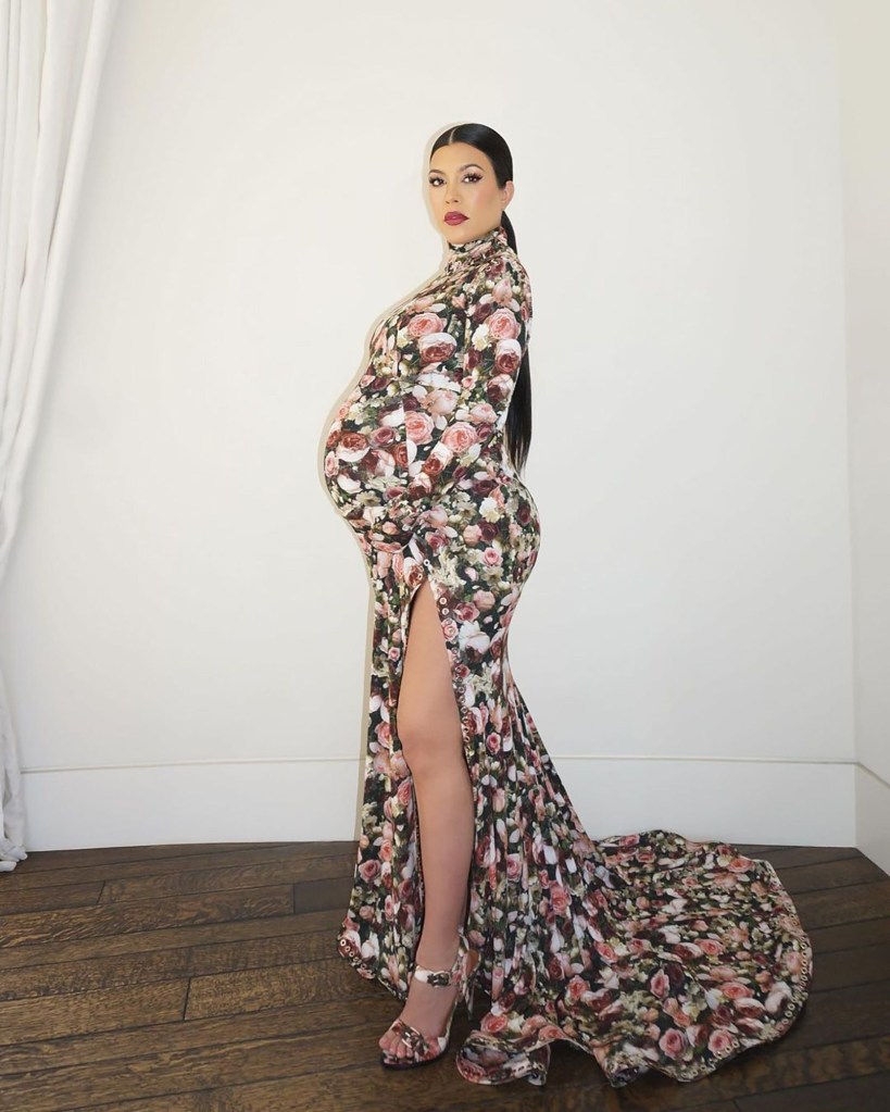 Kourtney Kardashian se disfrazó de su hermana Kim, con el look que utilizó en la Met Gala de 2013. 