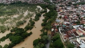 Dron capta imágenes de la devastación que dejaron las inundaciones en Brasil
