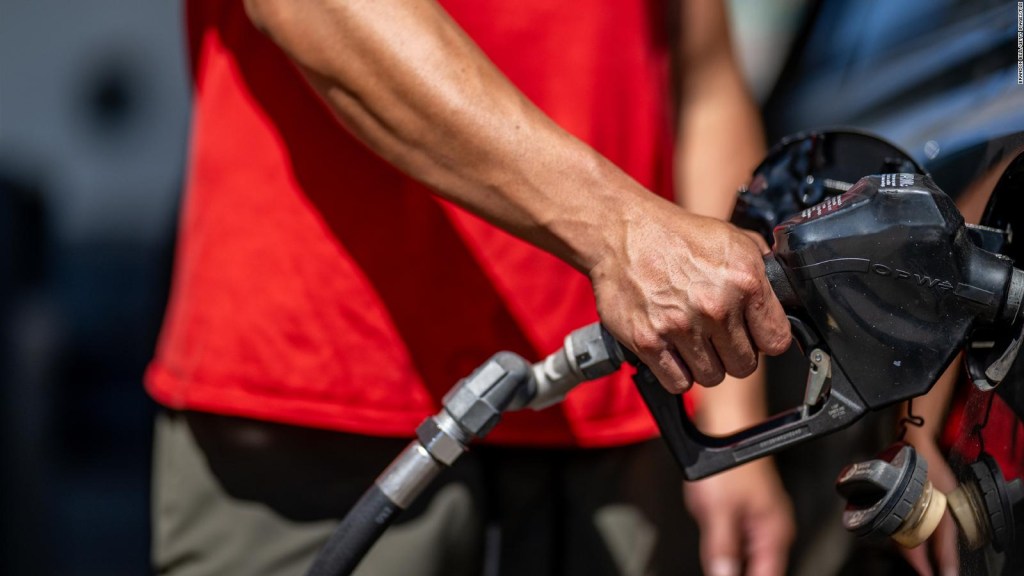 Los precios de la gasolina en EE.UU. se mantienen a la baja