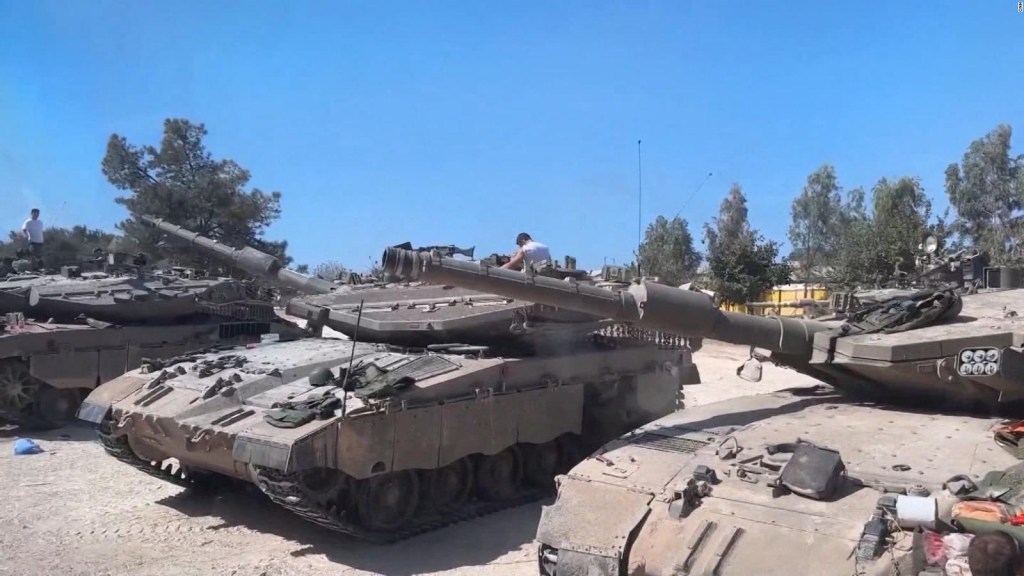 Tanques de Israel rodean hospitales en Gaza