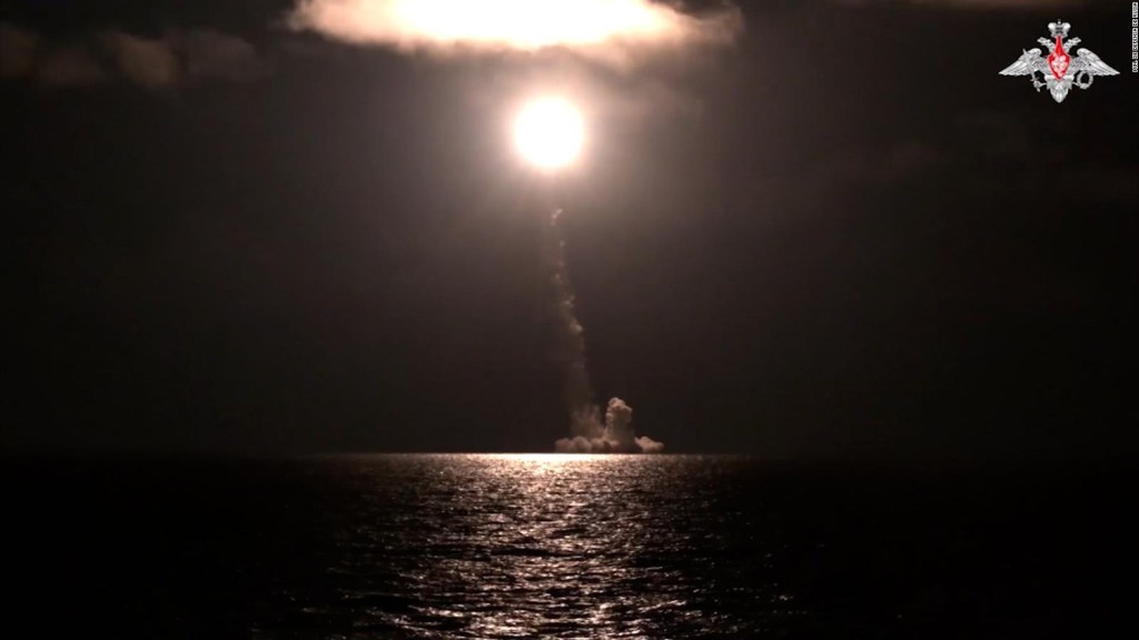 Rusia prueba misil balístico intercontinental desde un crucero submarino