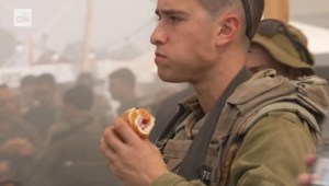 Israelíes de todo el país se ofrecen para apoyar a las tropas