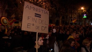 Aumentan las protestas en España contra ley de amnistía
