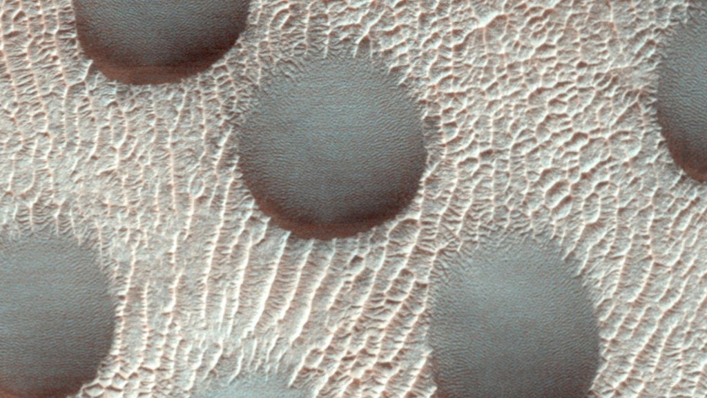 Hipnotizantes dunas circulares en Marte son la imagen de la semana de la NASA