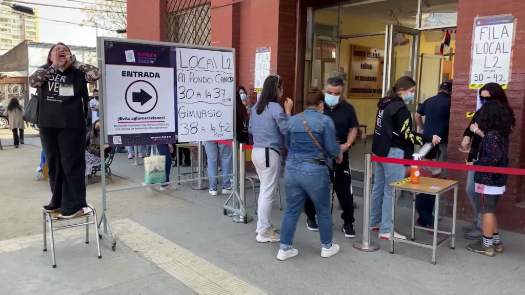 Falta un mes para votar por la nueva Constitución de Chile y este es el sentir de la gente