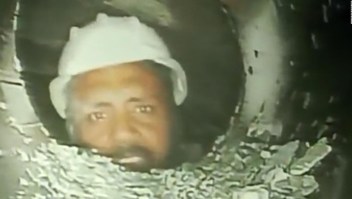 Primer video de trabajadores atrapados en un túnel en la India