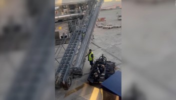 Video muestra silla de ruedas estrellarse en la pista del aeropuerto de Miami