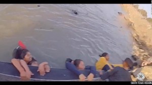 Rescatan a migrantes de las aguas del río Bravo
