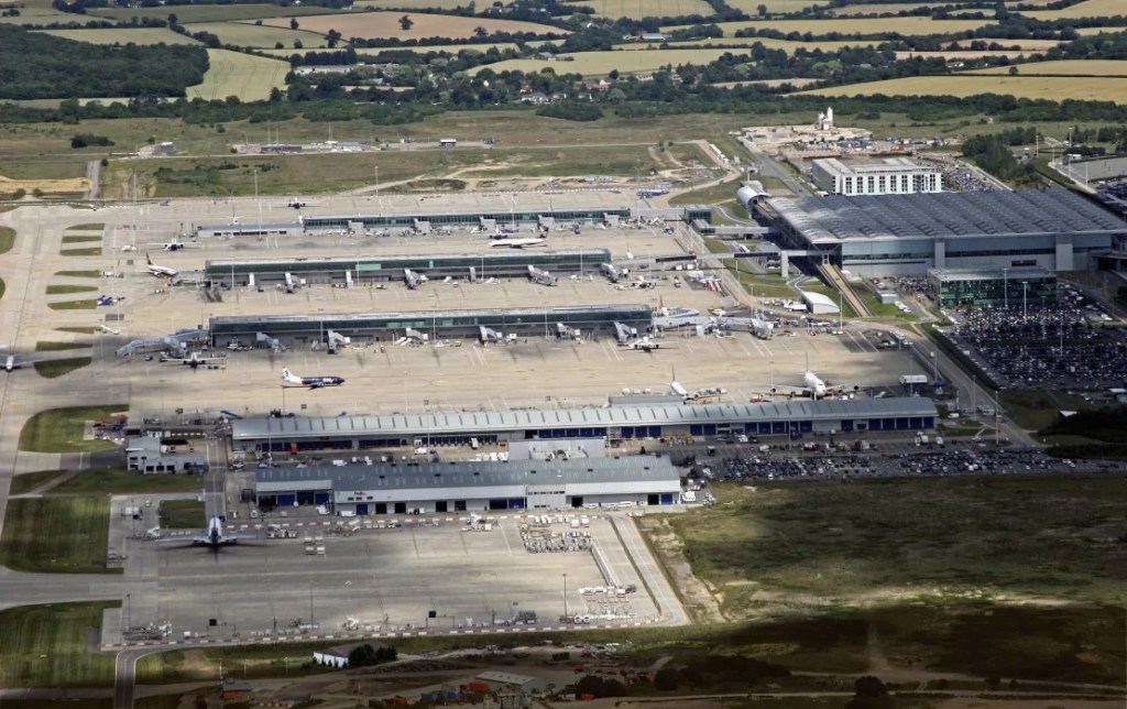 El avión había despegado de Stansted, el cuarto aeropuerto más grande de Reino Unido, y había ascendido hasta 14.000 pies. (David Goddard/Getty Images)