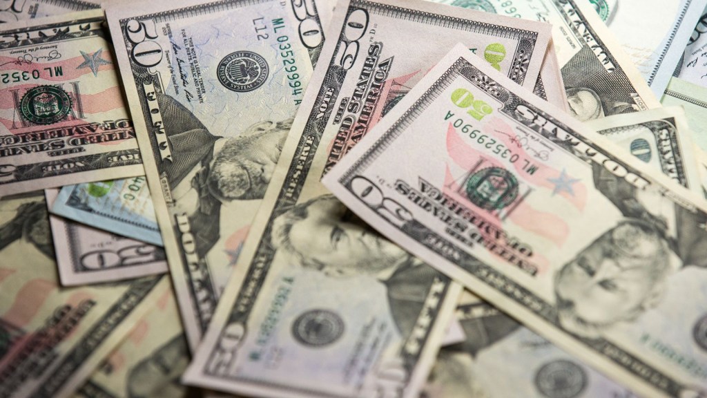 Billetes de 50 dólares estadounidenses. (Karol Serewis/SOPA Images/LightRocket/Getty Images)