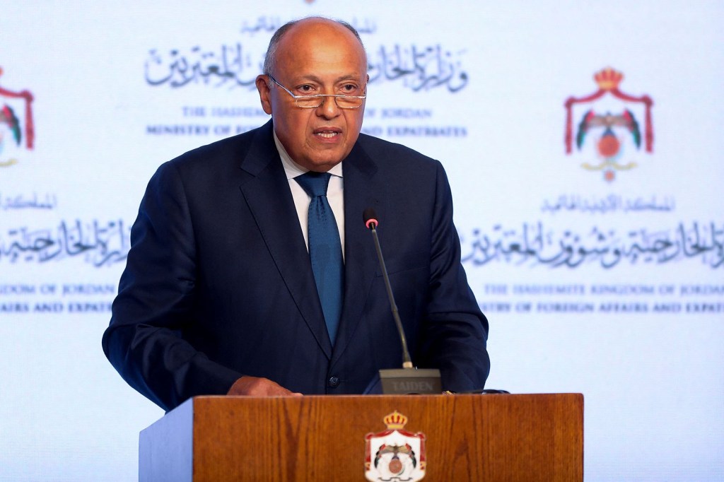 El ministro de Asuntos Exteriores de Egipto, Sameh Shoukry, habla durante una conferencia de prensa en Ammán, Jordania, el 4 de noviembre. (Alaa Al Sukhni/Reuters)