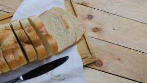 Alarga la vida de panes, bagels y pasteles con unos sencillos consejos. (Elizabeth Fernandez/Moment RF/Getty Images)