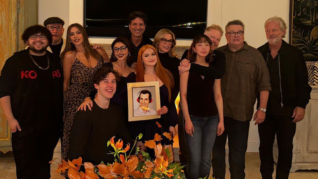 Los miembros del elenco de "Modern Family" se reunieron. Fotografía compartida por Sofía Vergara en Instagram.