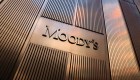 Moody's advierte que podría rebajar la calificación de China