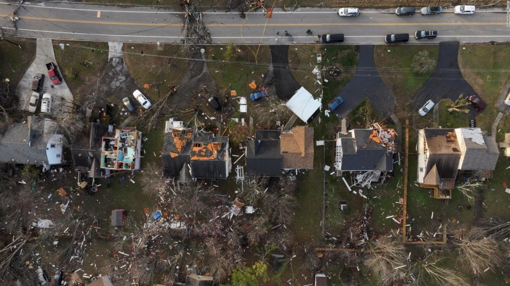 Las dramáticas imágenes del paso de un tornado en Tennessee captadas por un dron
