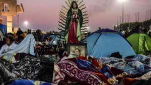 Peregrinos honran con su fe a la Virgen de Guadalupe