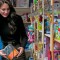 La princesa Kate y sus hijos envuelven regalos para niños necesitados