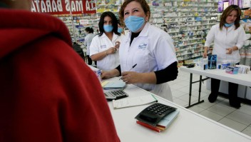 ¿Cuáles serían los retos de la "mega farmacia" de López Obrador?