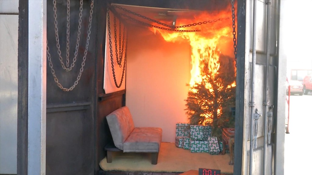 ¿Cómo evitar los incendios de árboles navideños secos?