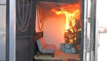¿Cómo evitar los incendios de árboles navideños secos?