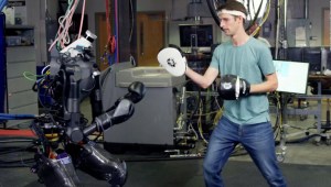 Prueban robot boxeador en EE.UU.