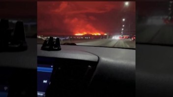 Testigo capta la furia de un volcán en Islandia