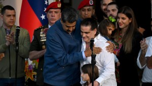Nicolás Maduro recibe a Alex Saab en Venezuela