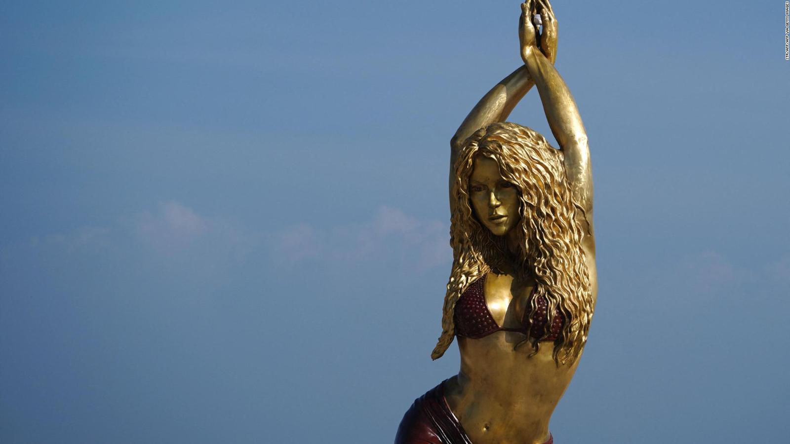 Develan estatua de Shakira en Barranquilla. Así lo celebró la cantante