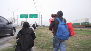 La dureza del año nuevo para los migrantes varados en México