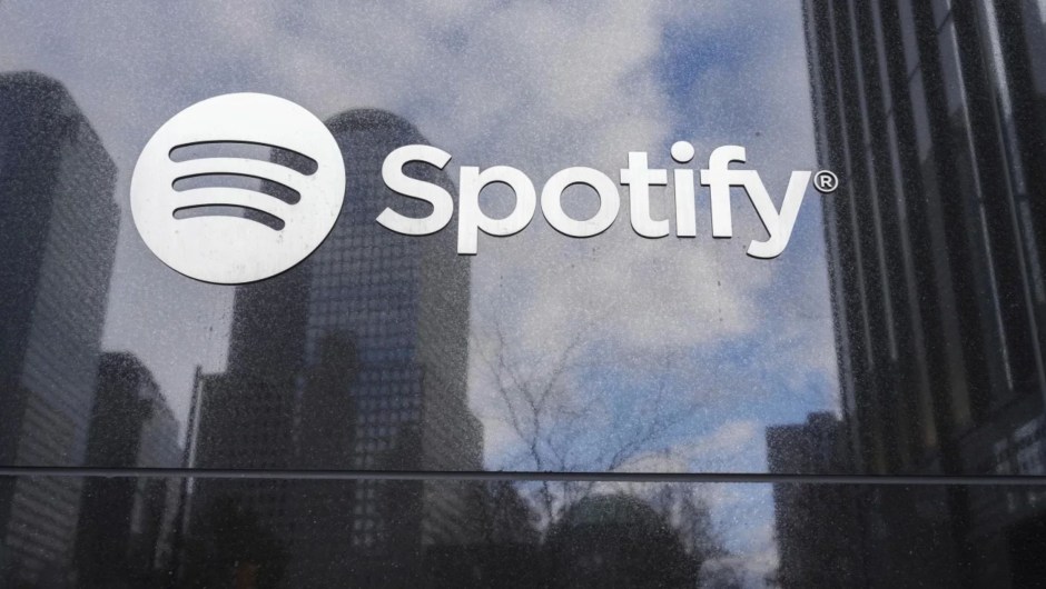 Spotify despedirá a unos 1.500 empleados para "ajustar los costes". (Crédito: John Nación/STAR MAX/IPx/AP/Archivo)