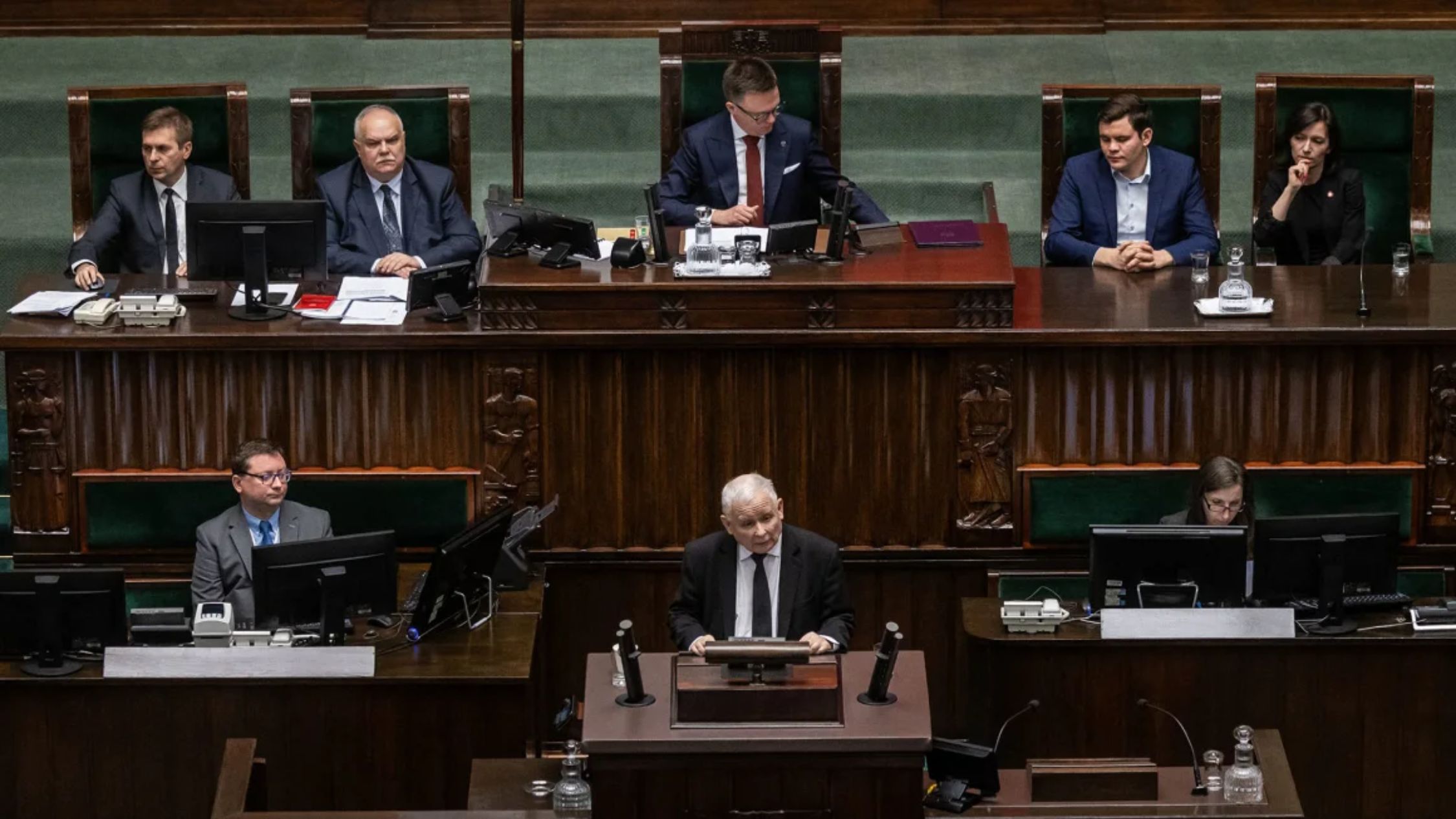 Partia rządząca w Polsce straciła władzę po 8 latach