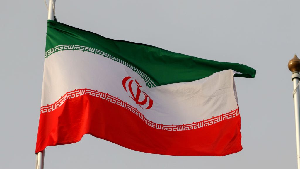 Bandera iraní (Crédito: Maksim Konstantinov/SOPA Images/LightRocket via Getty Images)