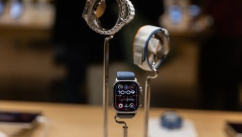 Relojes inteligentes Apple Watch Ultra 2. (Foto: Jeenah Moon/Bloomberg/Getty Images).