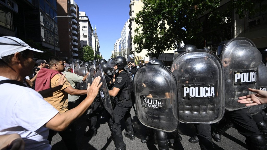 argentina manifestacion milei GettyImages-1863292199