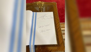 Los mensajes de Milei y Villarruel en los libros de honor del Congreso. (Cortesía: Oficina del Presidente Javier Milei)