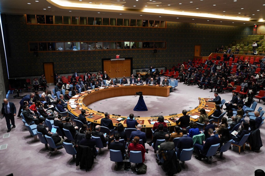 Los miembros del Consejo de Seguridad de las Naciones Unidas se reúnen el viernes en la sede de la ONU en Nueva York. (David Dee Delgado/Reuters)
